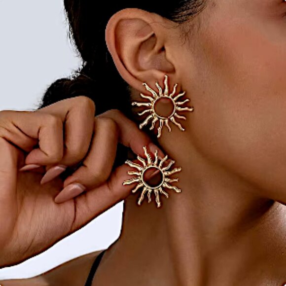 NEW ~ Anthropologie Gold Sun Stud Earrings - Picture 2 of 9